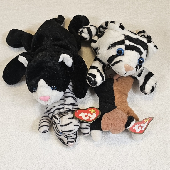 Kitty Cat Plush Bundle - Picture 2 of 13
